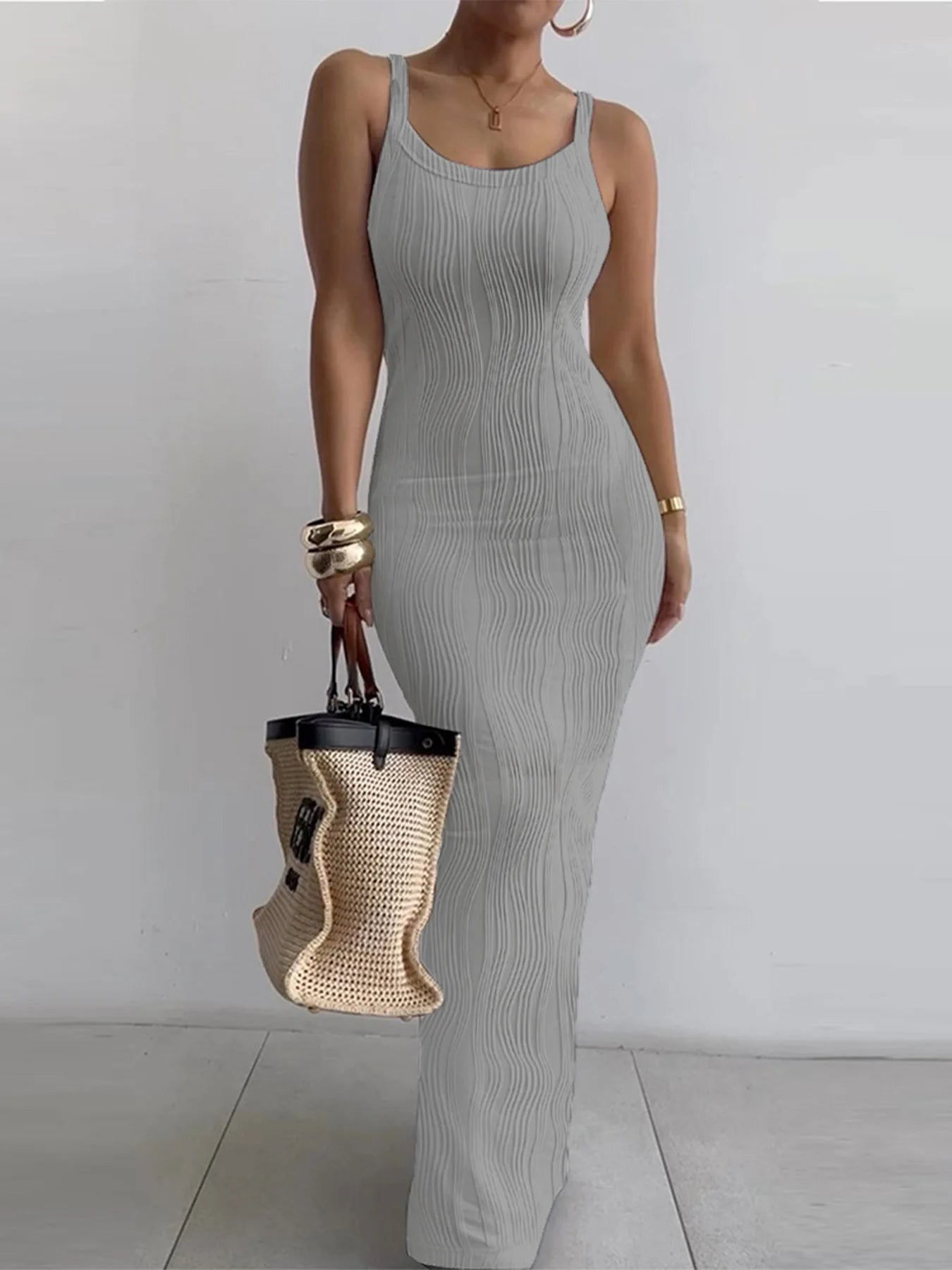 Sleeveless Dress for Women – Curve-Hugging, Elegant Perfection!